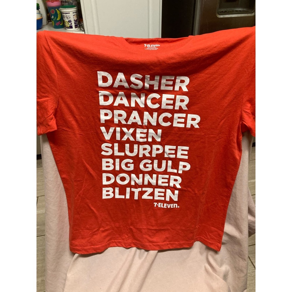 NEW LIMITED EDITION 2023 CHRISTMAS HOLIDAY REINDEER 7-ELEVEN T-SHIRT 711 Size S